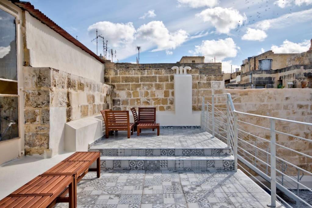 Vallettastay Old Lodge Apartment 1 Ngoại thất bức ảnh